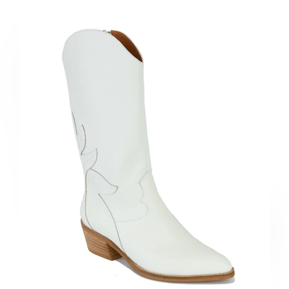 NEVER WORN BEAST FASHION White Cowboy Boots